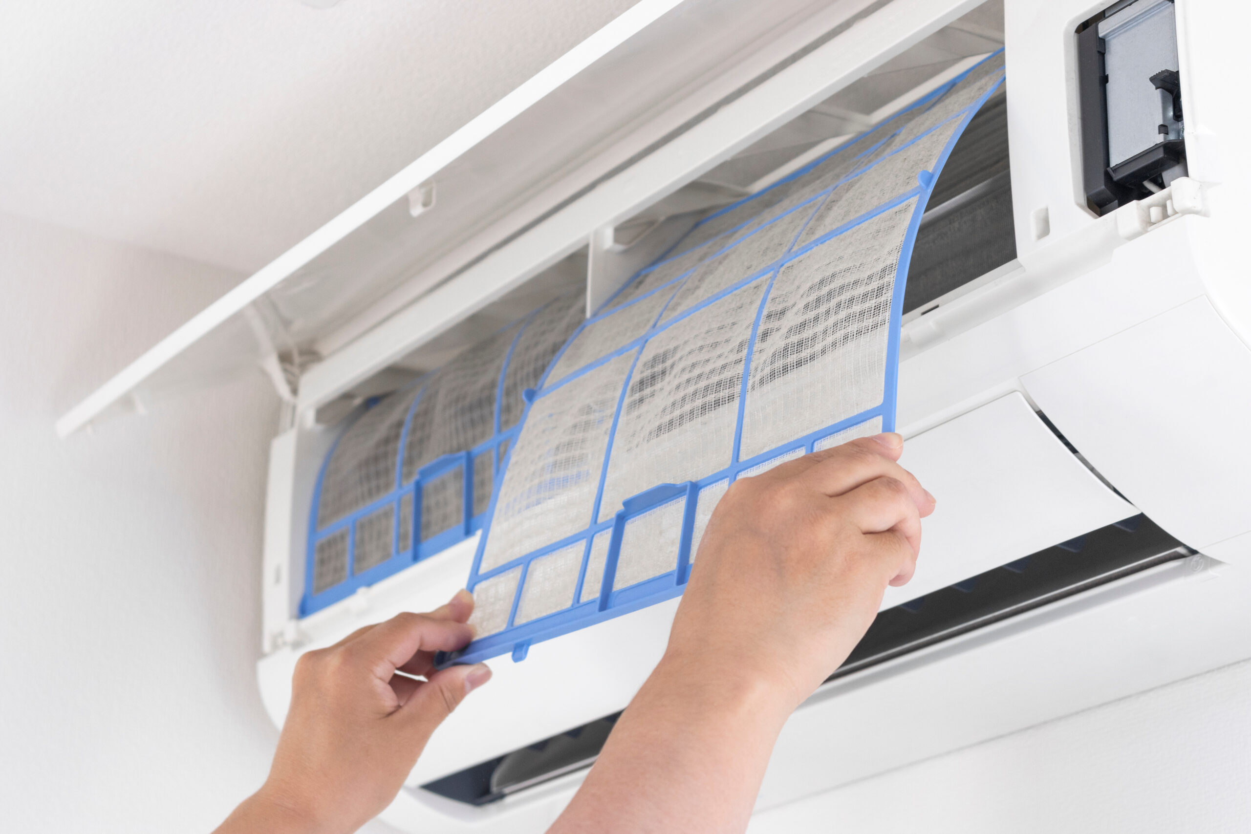 エアコンを掃除しないとどうなる?放置が招く深刻なトラブルを徹底解説