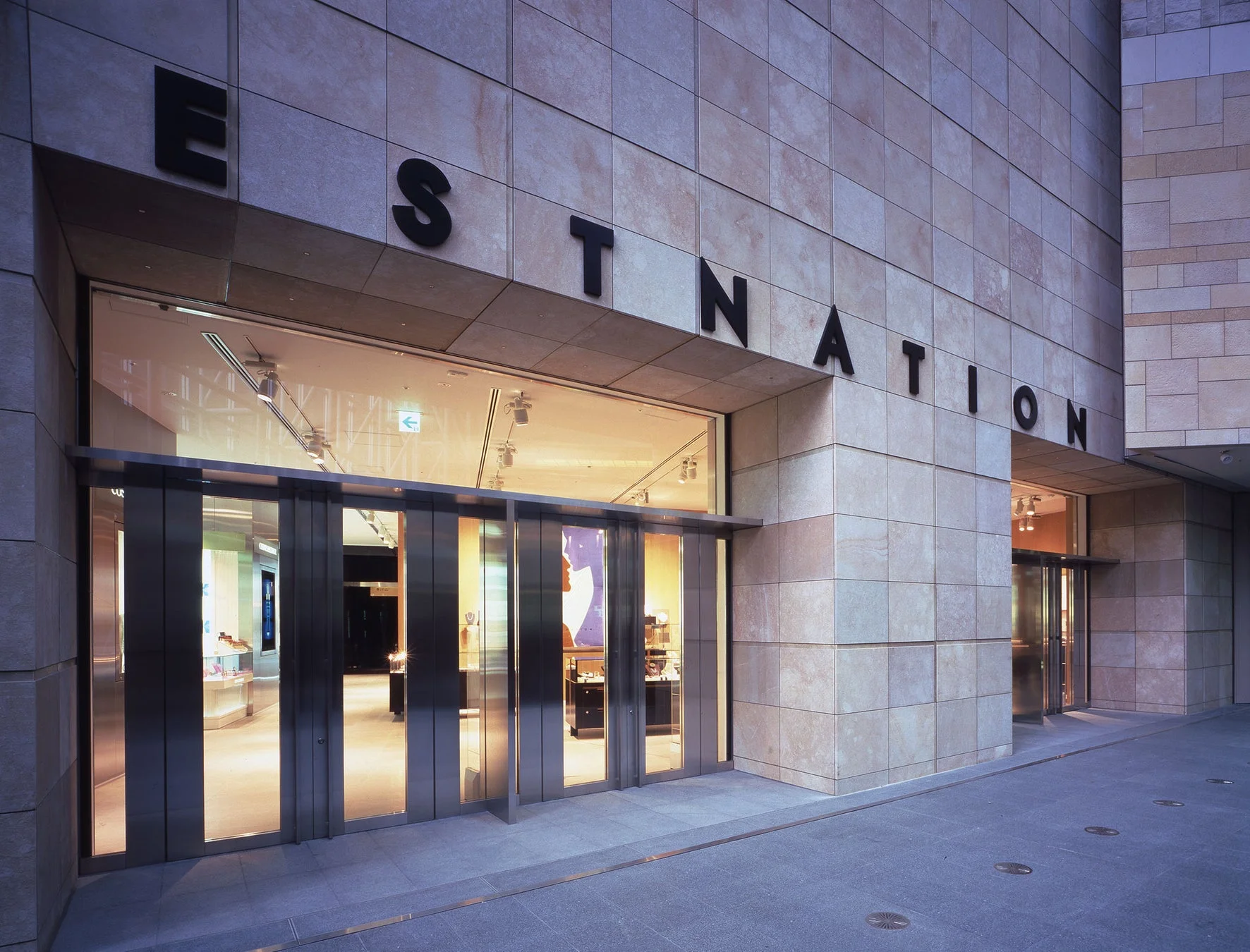 エストネーション六本木ヒルズ店の外観