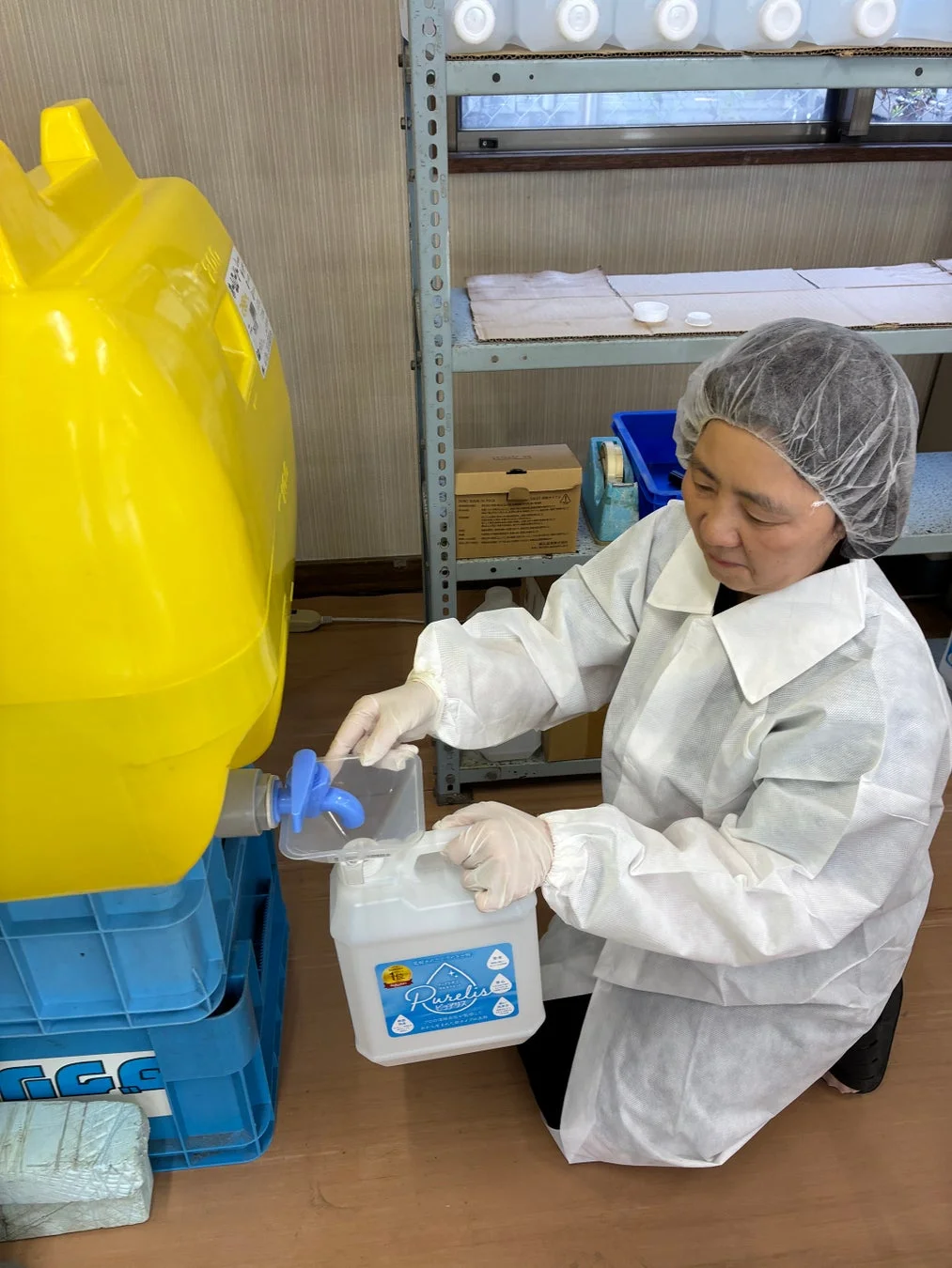 充填作業の様子