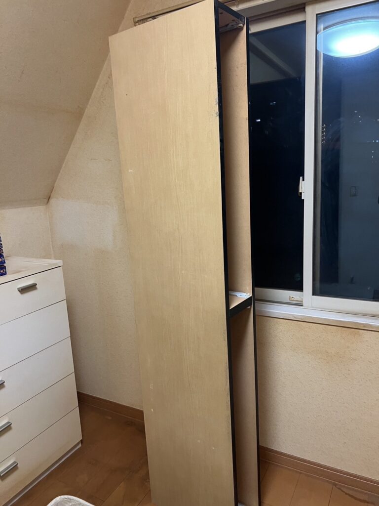 西宮市南甲子園・回収前：窓側の大型収納家具