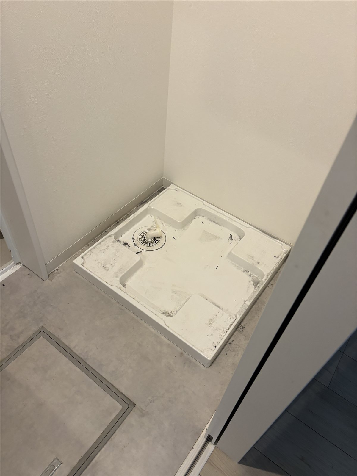 施工前:洗濯機パン