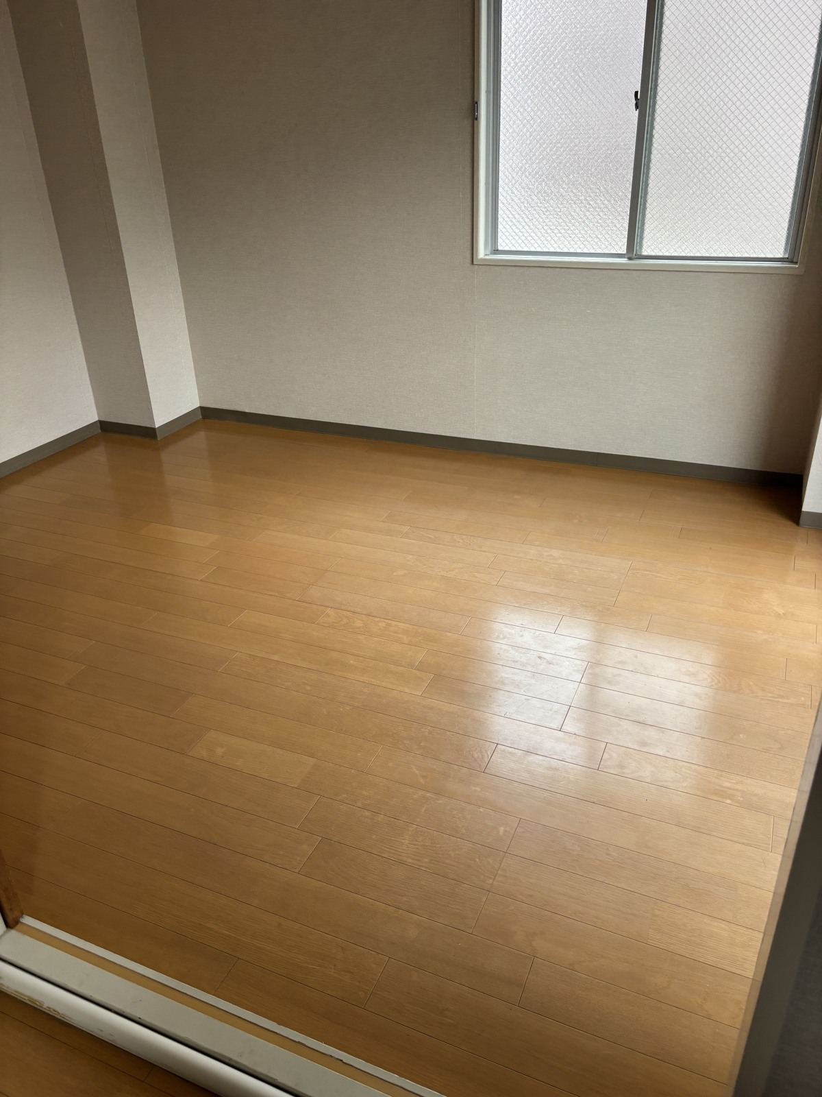 施工前：居室の床